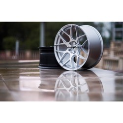 Диски Japan Racing JR18 10.5x18/5x105 ET8 DIA74.1