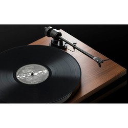 Проигрыватели винила Pro-Ject E1 BT