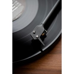 Проигрыватели винила Pro-Ject E1 Phono