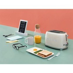 Тостеры, бутербродницы и вафельницы Smeg TSF01CRUK