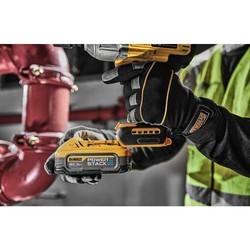 Дрели и шуруповерты DeWALT DCF900N