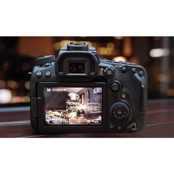 Фотоаппараты Canon EOS 90D kit 18-135