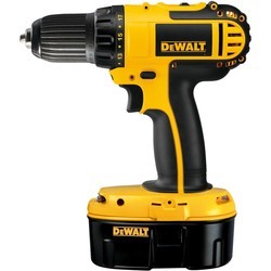 Дрели и шуруповерты DeWALT DC721KB