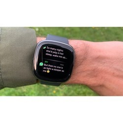 Смарт часы и фитнес браслеты Fitbit Sense 2