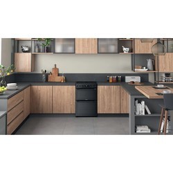 Плиты Hotpoint-Ariston HDM67V9CMB/UK