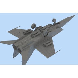 Сборные модели (моделирование) ICM MiG-25 RB (1:48)