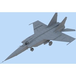 Сборные модели (моделирование) ICM MiG-25 RBT (1:48)