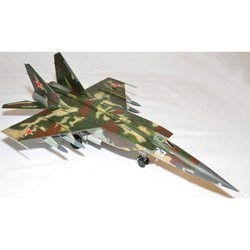 Сборные модели (моделирование) ICM MiG-25 BM (1:48)