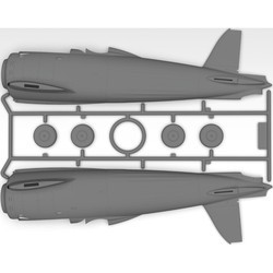 Сборные модели (моделирование) ICM CR. 42 Falco with Italian Pilots in Tropical Uniform (1:32)