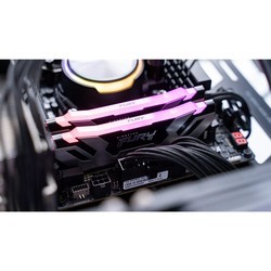 Оперативная память Kingston Fury Renegade RGB DDR5 2x16Gb KF572C38RSAK2-32