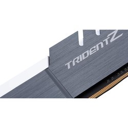 Оперативная память G.Skill Trident Z DDR4 4x8Gb F4-4000C18Q-32GTZKW