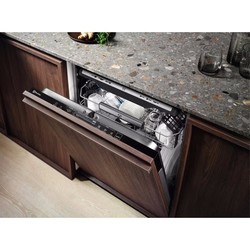 Встраиваемые посудомоечные машины Electrolux KECB 8300 W