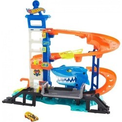 Автотреки и железные дороги Hot Wheels Attacking Shark Escape HDP06