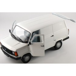 Сборные модели (моделирование) ITALERI Ford Transit MK2 (1:24)