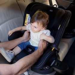 Детские автокресла Chicco Seat2Fit Air i-Size