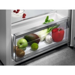 Холодильники AEG RTB 515E1 AW белый