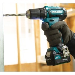 Дрели и шуруповерты Makita DF333DZJ