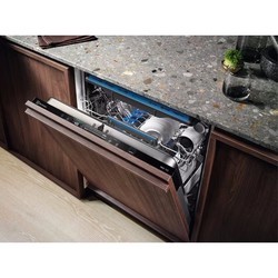 Встраиваемые посудомоечные машины Electrolux EES 48401 L