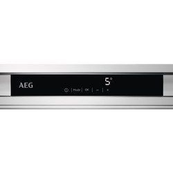Встраиваемые холодильники AEG SFE 818F1 DC