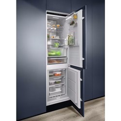 Встраиваемые холодильники Electrolux ENV 9MC18 S