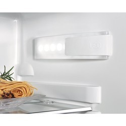 Встраиваемые холодильники AEG SKB 812F1 AC