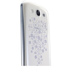 Мобильный телефон Samsung Galaxy S3 La Fleur