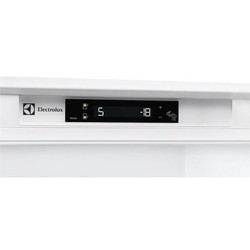 Встраиваемый холодильник Electrolux ENN 92803