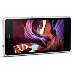 Мобильный телефон Sony Xperia Z1 Compact (белый)