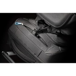 Чемодан Thule Crossover 38L Rolling Carry-On