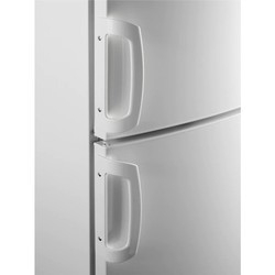 Холодильник Electrolux ENF 2440 AOW