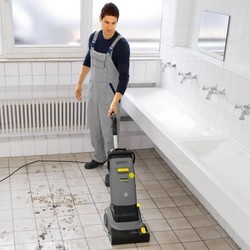 Уборочная машина Karcher BR 30/4 C