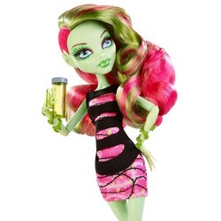 Куклы Monster High Coffin Bean Venus McFlytrap CBX50