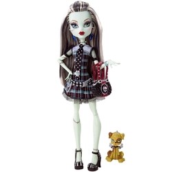 Кукла Monster High Frankie Stein BBC43