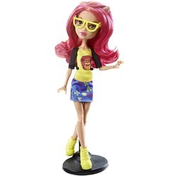 Кукла Monster High Geek Shriek Howleen Wolf CGG95