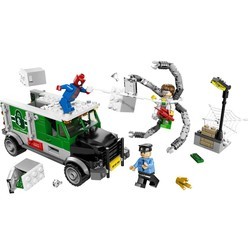 Конструктор Lego Doc Ock Truck Heist 76015