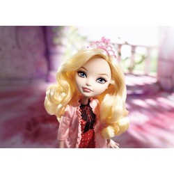 Кукла Ever After High Getting Fairest Apple White BDL39