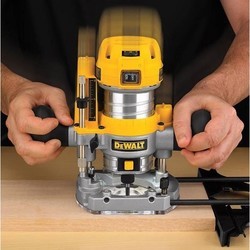 Фрезер DeWALT D26204K