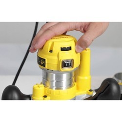 Фрезер DeWALT D26204K