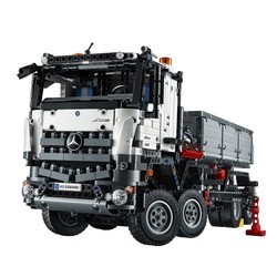 Конструктор Lego Mercedes-Benz Arocs 42043