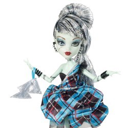 Кукла Monster High Sweet 1600 Frankie Stein W9190