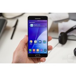 Мобильный телефон Samsung Galaxy A5 2016 (белый)