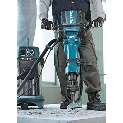 Отбойный молоток Makita HM1802