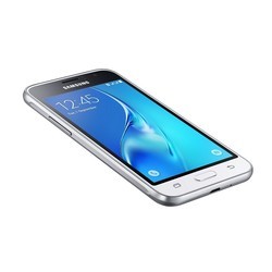 Мобильный телефон Samsung Galaxy J1 2016 (белый)