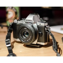 Фотоаппарат Olympus OM-D E-M5 kit 12-40