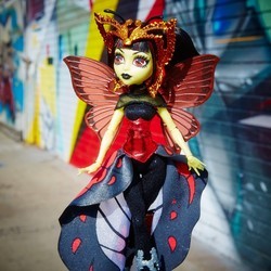 Кукла Monster High Boo York Luna Mothews CHW62