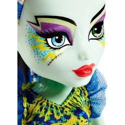 Кукла Monster High Great Scarrier Reef Frankie Stein DHB55