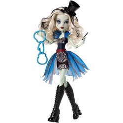 Кукла Monster High Freak du Chic Frankie Stein CHX98