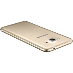 Мобильный телефон Samsung Galaxy J3 2016 (белый)