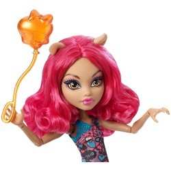 Кукла Monster High Ghoul Fair Howleen Wolf CHW70