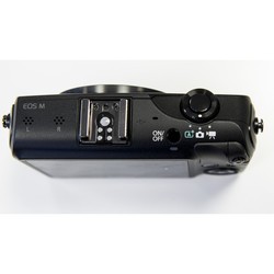 Фотоаппарат Canon EOS M kit 18-55 + 22